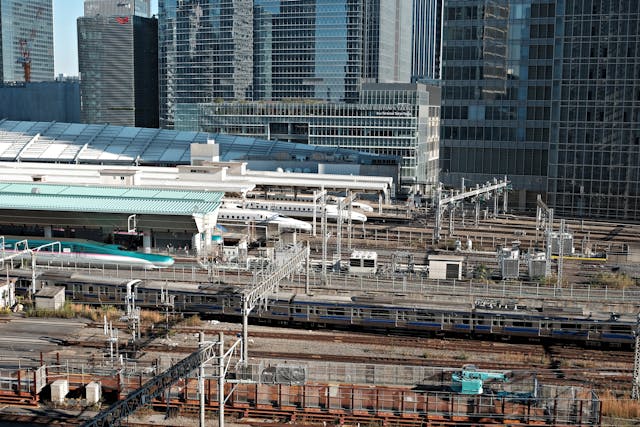 Mumbai&ndash;Ahmedabad Bullet Train Project Completes Key Portal Beam Installation